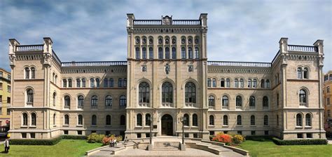 latvijas universitāte.